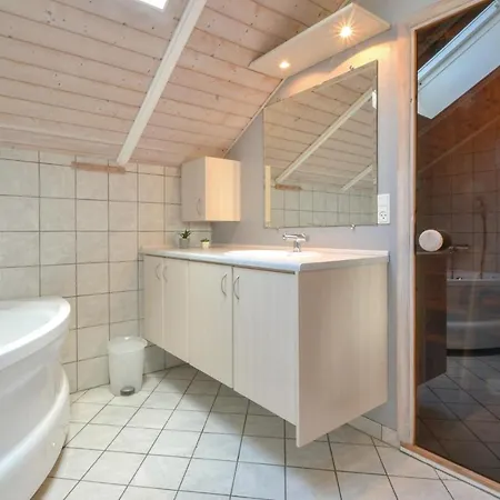 Dom wakacyjny Beautiful In With Kitchen